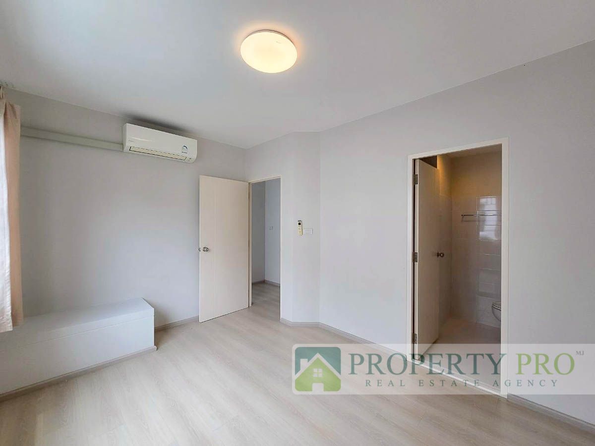 ขายทาวน์โฮมสมุทรปราการ สำโรง : ขาย บ้าน Villaggio บางนา ทาวน์โฮม 2 ชั้น 2 ห้องนอน 18 ตรว 110 ตรม สภาพใหม่มาก ใกล้ สุวรรณภูมิ บางพลี บางเสาธง มหาวิทยาลัยอัสสัมชัญ ABAC : MJ25S-004