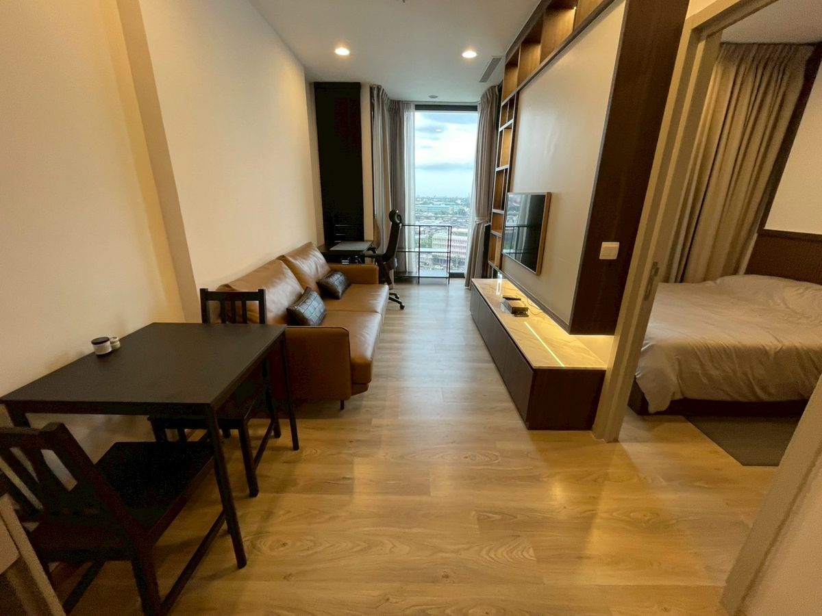 ให้เช่าคอนโดสุขุมวิท อโศก ทองหล่อ : ⭐️ OKA HAUS Sukhumvit 36 ⭐️ 1 ห้องนอน 35 ตรม. ชั้น 11  Built-in closet เฟอร์นิเจอร์ครบ