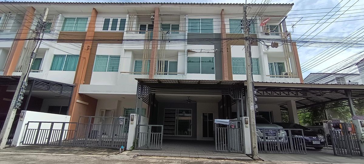 ขายทาวน์โฮมแจ้งวัฒนะ เมืองทอง : ขายถูกทาวน์โฮม 3 ชั้น เดอะทรัสต์ซิตี้ซอยงามวงศ์วาน 3.79 ล้านบาท