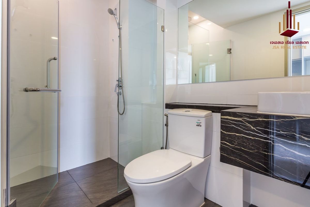 For SaleCondoKasetsart, Ratchayothin : ✨ For Sale: Knightsbridge Space Rachayothin Condo ✨ 💰 ONLY 6,390,000 THB