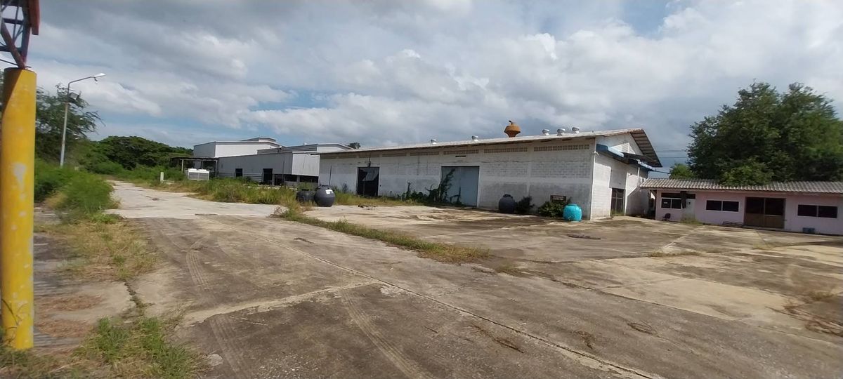 โกดังลพบุรี : ที่ดิน ให้เช่า พร้อมโกดัง ลพบุรี ท่าวุ้ง 33 ไร่ ติดถนนใหญ่