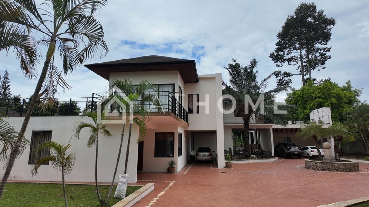 ขายพัทยา บางแสน ชลบุรี สัตหีบ : ขายพูลวิลลา 2 ชั้น Phoenix Lakeside Pool Villa 6 ห้องนอน 6 ห้องน้ำ