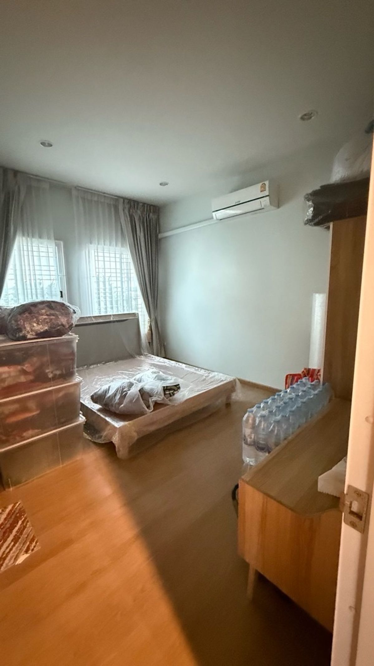 For SaleHouseBang Sue, Wong Sawang, Tao Pun : 🏡 Single house for sale Beautiful, angelic condition, Prachachuen Soi 6 (Soi Chotisati), 16.9 million baht. ✨ Big house, warm atmosphere. Ready to move in immediately.📍 Good location, convenient travel, near Prachachuen. Details of the house	• Land si