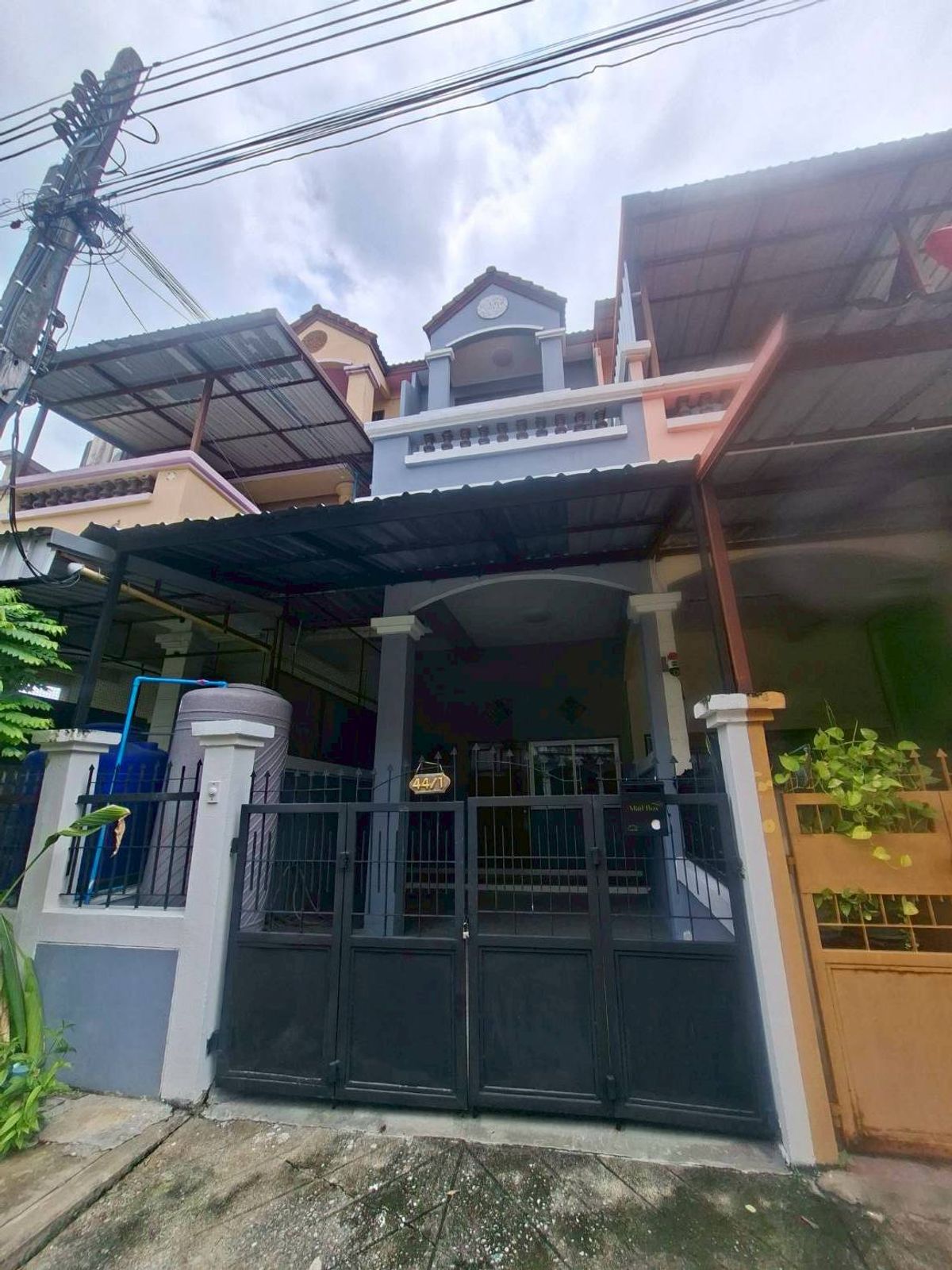 ขายทาวน์โฮมลาดกระบัง สุวรรณภูมิ : ขายด่วนทาวน์โฮม หมู่บ้านสวนหลวงโฮมเพลส ใกล้ซีคอนสแควร์ศรีนครินทร์ (N.1762)