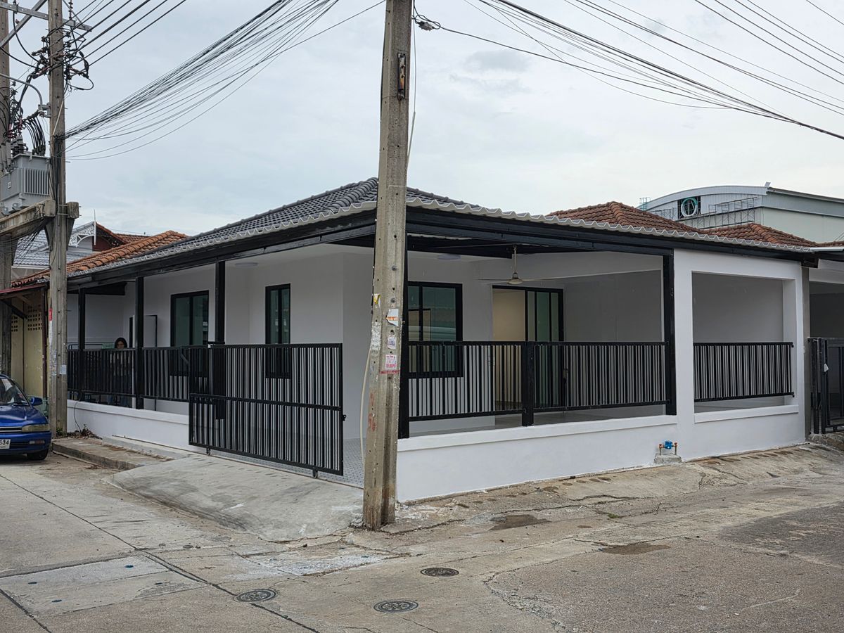 For SaleHouseNonthaburi, Bang Yai, Bangbuathong : House for sale in Pruksa 3, Lat Pla Duk Temple, behind the corner 23.9 sq.w., decorated in the entire _BL168