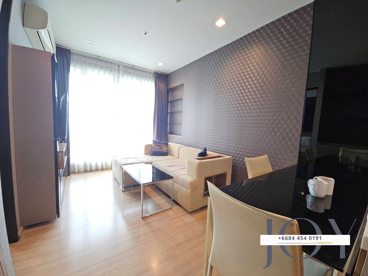 ให้เช่าคอนโดสาทร นราธิวาส : 𝐑𝐇𝐘𝐓𝐇𝐌 𝐒𝐚𝐭𝐡𝐨𝐫𝐧 - 𝐋𝐮𝐱𝐮𝐫𝐲 𝐂𝐨𝐧𝐝𝐨 𝐟𝐨𝐫 𝐑𝐞𝐧𝐭! ✨35 Sq.m, 22K. 📲𝟎𝟗𝟔-𝟔𝟗𝟕-𝟗𝟑𝟗𝟗