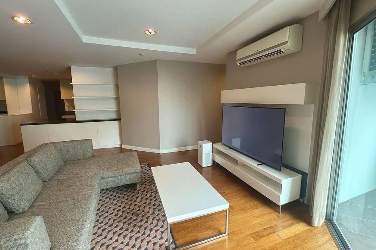 ขายคอนโดพระราม 9 เพชรบุรีตัดใหม่ RCA : ขายคอนโด Belle Grand Rama 9 ชั้น 28 วิวเมืองโล่ง 2 ห้องนอน 2 ห้องน้ำ ขนาด 99.00 ตร.ม. ราคาขาดทุน 9,890,000 บาท
