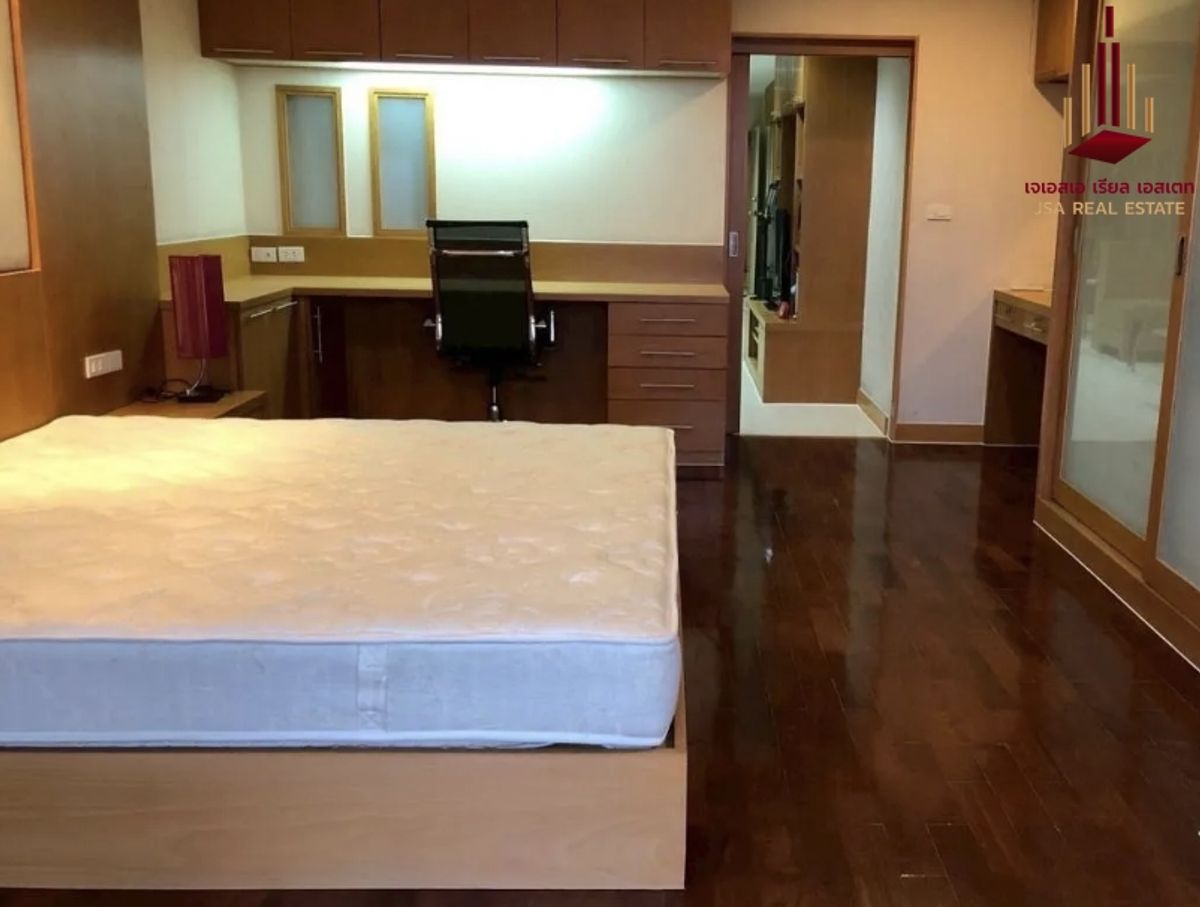 ขายคอนโดสีลม ศาลาแดง บางรัก : ✨ For Sale: State Tower Condo ✨  💰 Only 4,500,000 THB