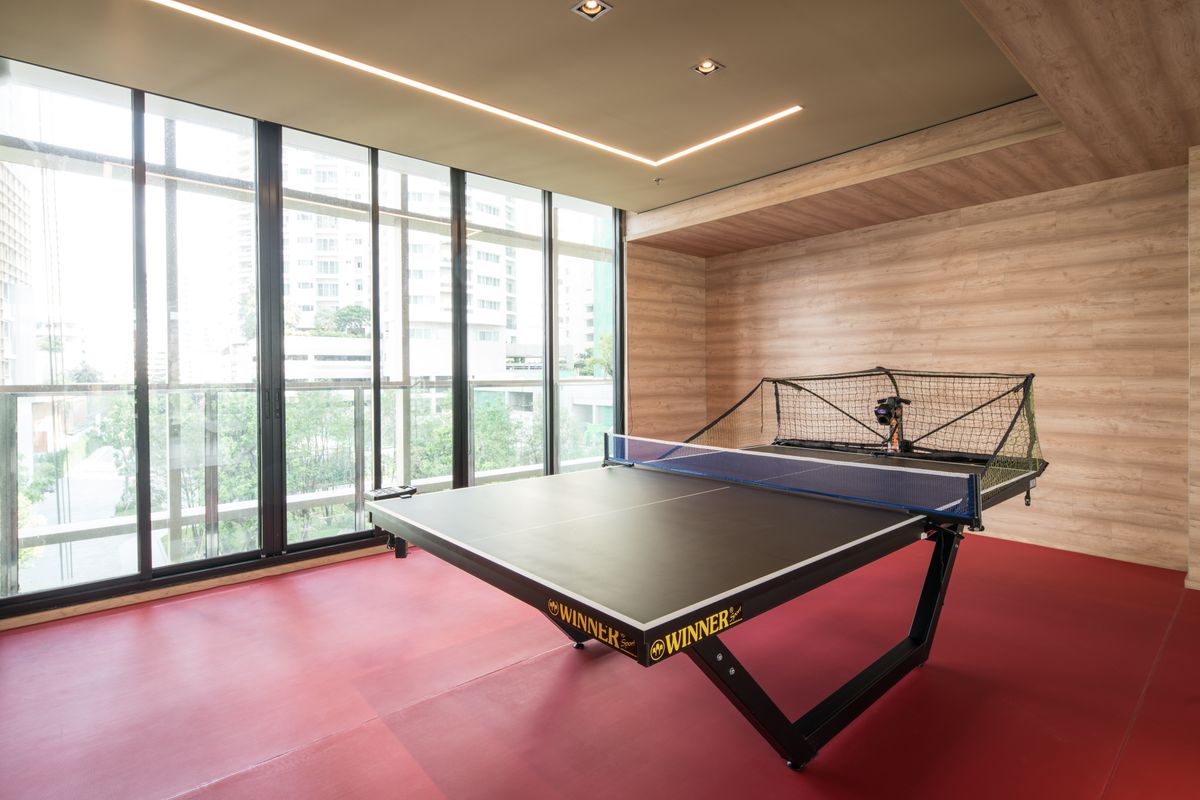 ขายคอนโดสุขุมวิท อโศก ทองหล่อ : ขายพร้อมผู้เช่า 🔥 𝙋𝙖𝙧𝙠 𝙊𝙧𝙞𝙜𝙞𝙣 𝙋𝙝𝙧𝙤𝙢 𝙥𝙝𝙤𝙣𝙜 🏢 Combined room ขนาด 56.96 ตร.ม. 💰 ราคา 11 ล้านบาท* เพียง 5 นาที BTS พร้อมพงษ์