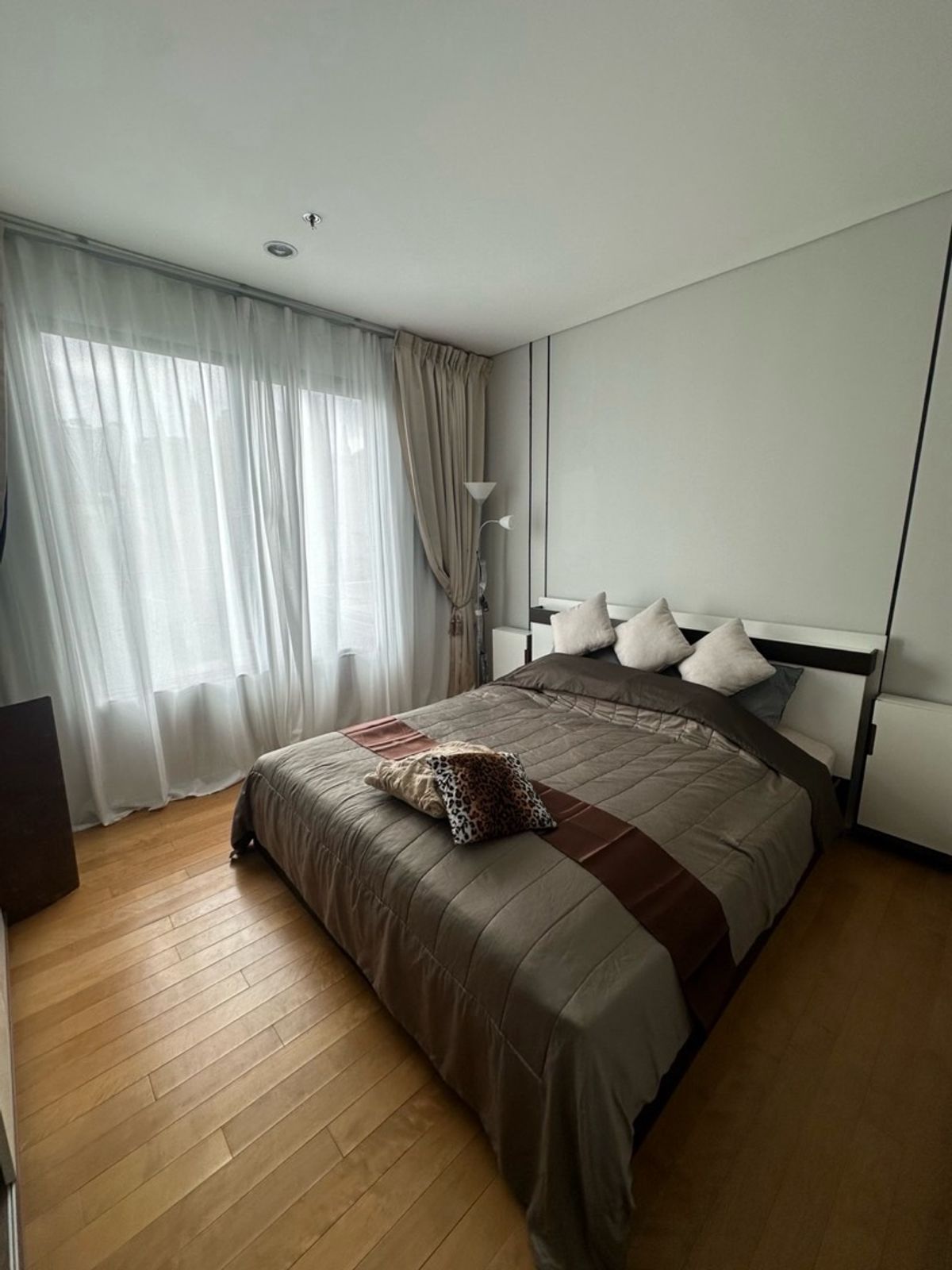 For RentCondoRama9, Petchburi, RCA : 📌Urgent rent!!! Condo Villa Asoke, 2 bedrooms, 2 bathrooms, 80 sq m, rent 39,000 baht/month, very beautiful room, wide, fully furnished, very good view, ready to move in. Call: 088-753-2858 Prai.