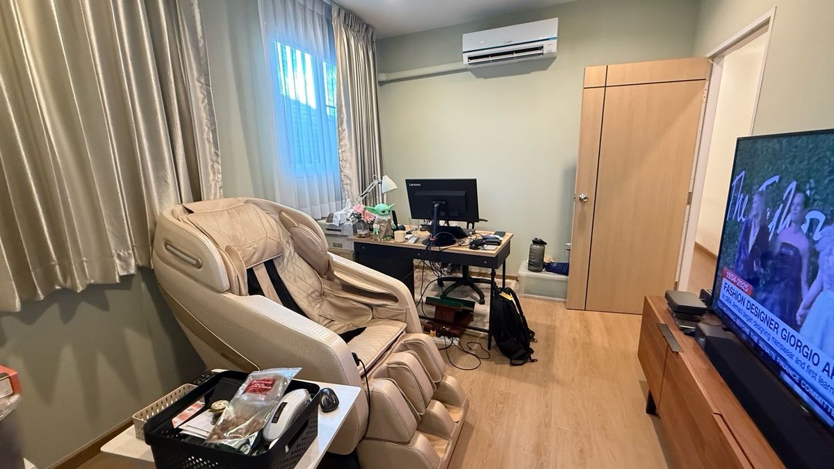 For SaleHouseBang Sue, Wong Sawang, Tao Pun : 🏡 Single house for sale Beautiful, angelic condition, Prachachuen Soi 6 (Soi Chotisati), 16.9 million baht. ✨ Big house, warm atmosphere. Ready to move in immediately.📍 Good location, convenient travel, near Prachachuen. Details of the house	• Land si