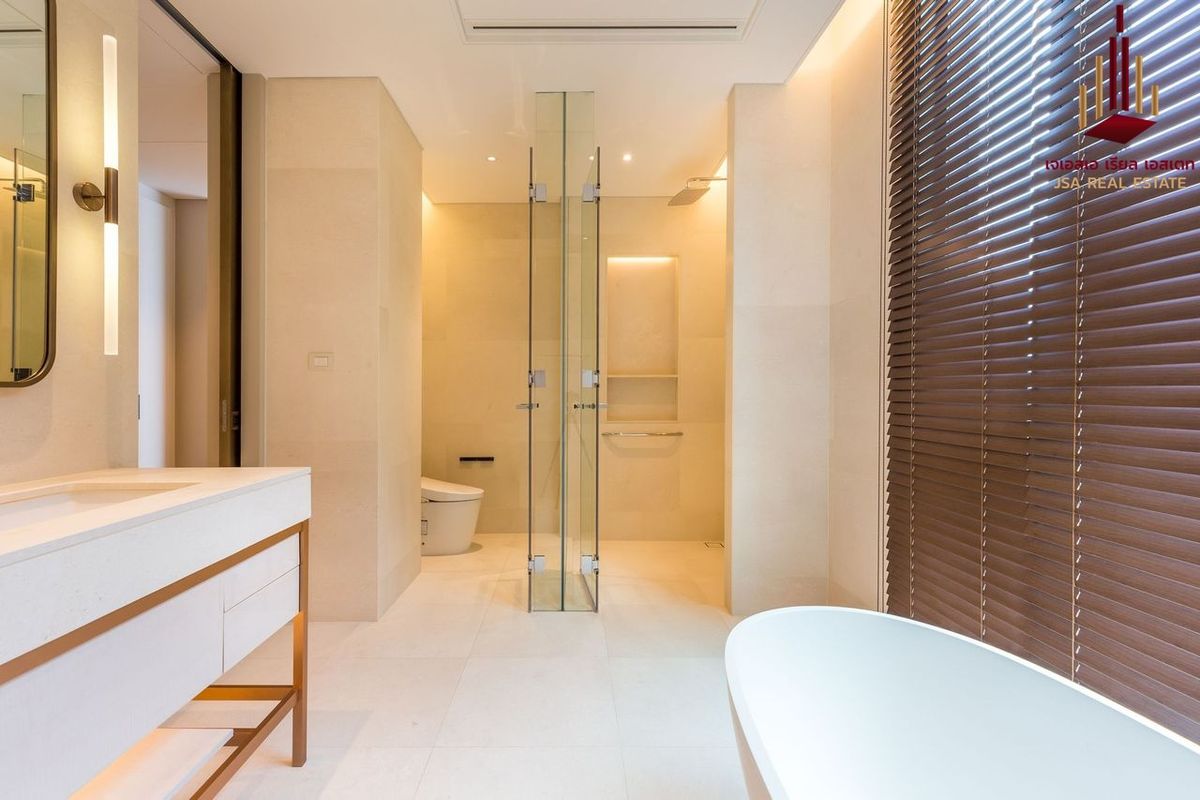 ขายคอนโดวิทยุ ชิดลม หลังสวน : ✨ For Sale: Baan Sindhorn Condo ✨  💰 Only 38,500,000 THB