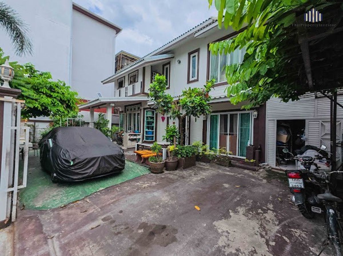 For SaleHouseBang kae, Phetkasem : Rare location !!! House for sale In Charan Sanitwong, Soi 13 (Bang Krak 18), area 60 square wah, very good location, near Charan Sanitwong Road and MRT Blue Special price !!