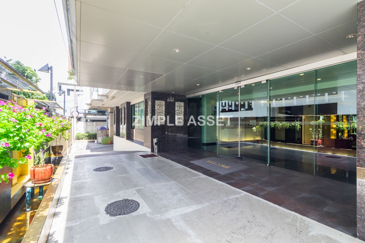 ให้เช่าสุขุมวิท อโศก ทองหล่อ : Line ID : @zimple_asset  เซอร์วิสอพาร์ทเมนท์ใจกลางสุขุมวิท23 อโศก ตกแต่งแบบฟูลเฟอร์นิท มีสระว่ายน้ำ ฟิตเนส ที่จอดรถ และรถบริการส่งที่BTS/MRT สามารถเช่าระยะสั้นได้ 