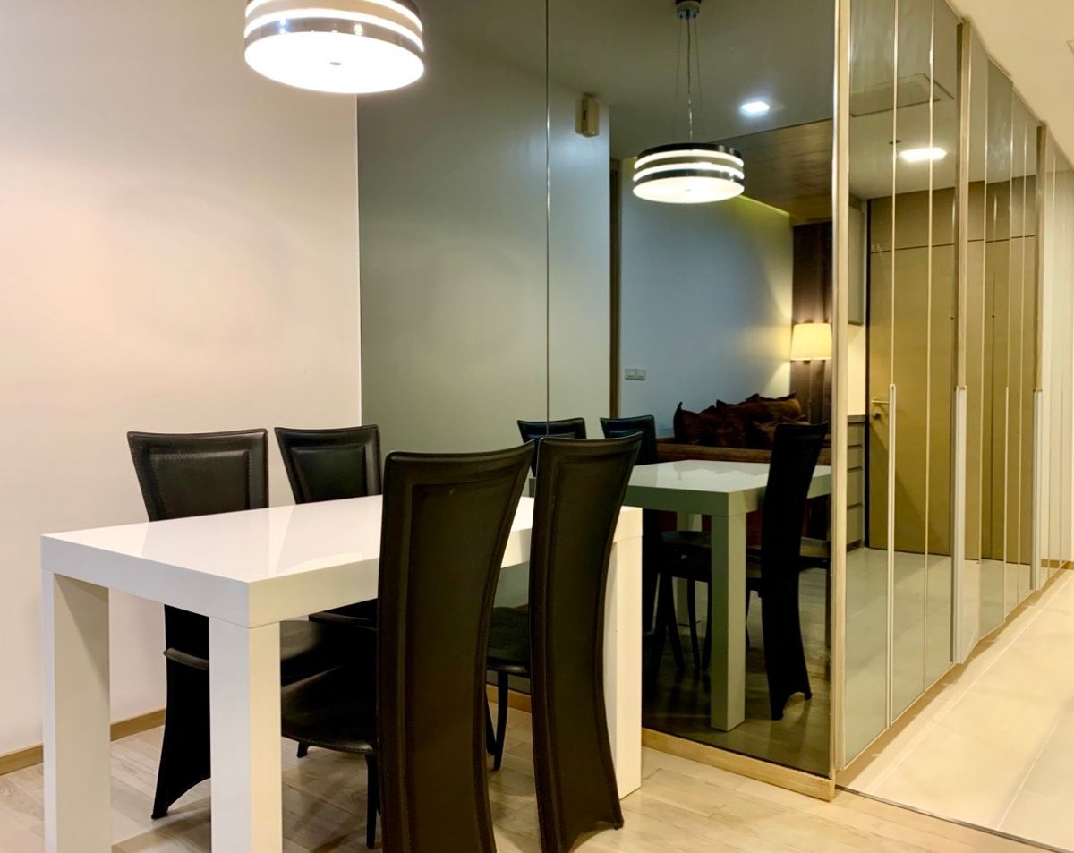 For RentCondoSukhumvit, Asoke, Thonglor : Rental rented after Renovate like a new room, Unboxing TV 55 & quot; And new SOFA NOBLE REMIX 60 SQ.M. Floor 17 corner room-By TOP (065-8245701)