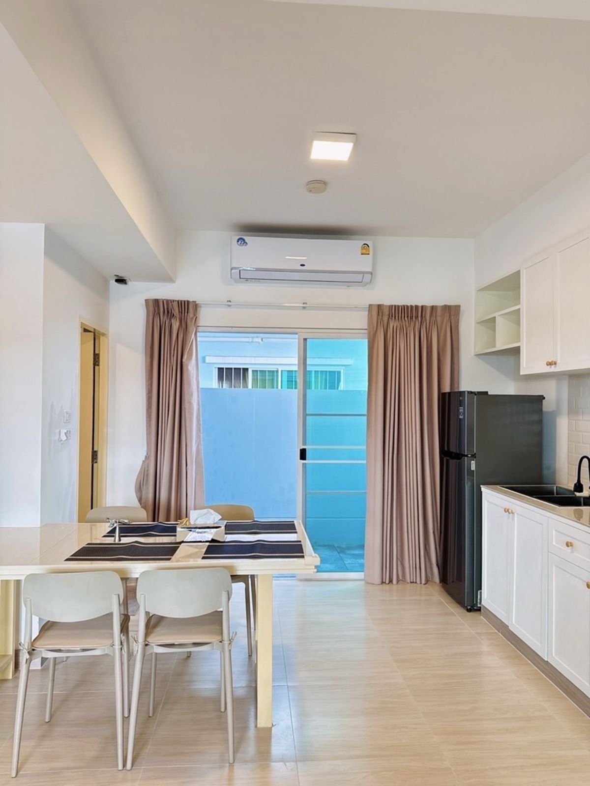 ให้เช่าทาวน์โฮมบางนา แบริ่ง ลาซาล : 💥ForRent💥 Indy Bangna-Ramkhamhang2 🏡 Near Mega Bangna only 10 minutes‼️Free WIFI 🛜 Fully Furnished ✨