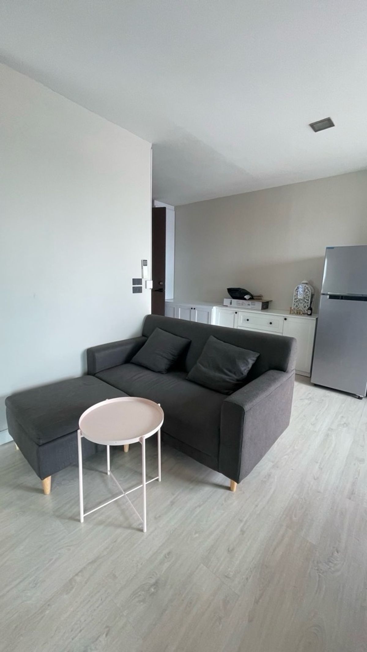 For RentCondoPattanakan, Srinakarin : Rent The Parkland Srinakarin (The Parkland Srinakarin)  🛏️ 2 bedrooms 🛁 2 bathrooms 🛋️ 1 living room size 66 sqm. Floor 8, B ⛲️ City View ✨ Price 17,000 baht ✨ There is a real video 📸