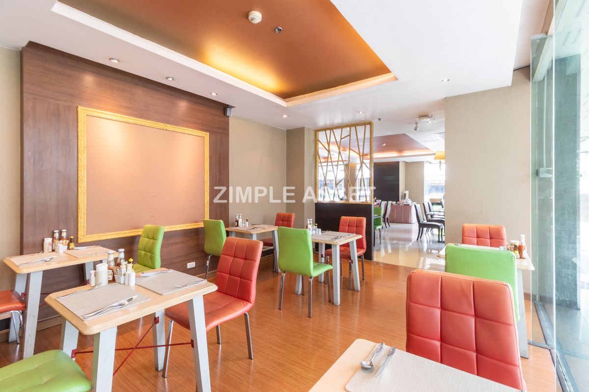 ให้เช่าสุขุมวิท อโศก ทองหล่อ : Line ID : @zimple_asset  เซอร์วิสอพาร์ทเมนท์ใจกลางสุขุมวิท23 อโศก ตกแต่งแบบฟูลเฟอร์นิท มีสระว่ายน้ำ ฟิตเนส ที่จอดรถ และรถบริการส่งที่BTS/MRT สามารถเช่าระยะสั้นได้ 