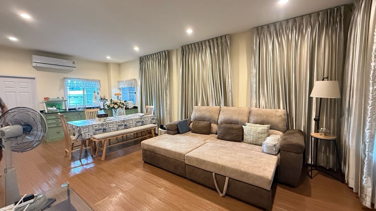 For SaleHouseBang Sue, Wong Sawang, Tao Pun : 🏡 Single house for sale Beautiful, angelic condition, Prachachuen Soi 6 (Soi Chotisati), 16.9 million baht. ✨ Big house, warm atmosphere. Ready to move in immediately.📍 Good location, convenient travel, near Prachachuen. Details of the house	• Land si