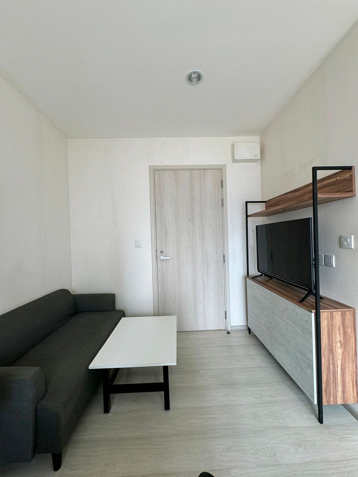 For RentCondoRama9, Petchburi, RCA : Condo Pho is near SWU.