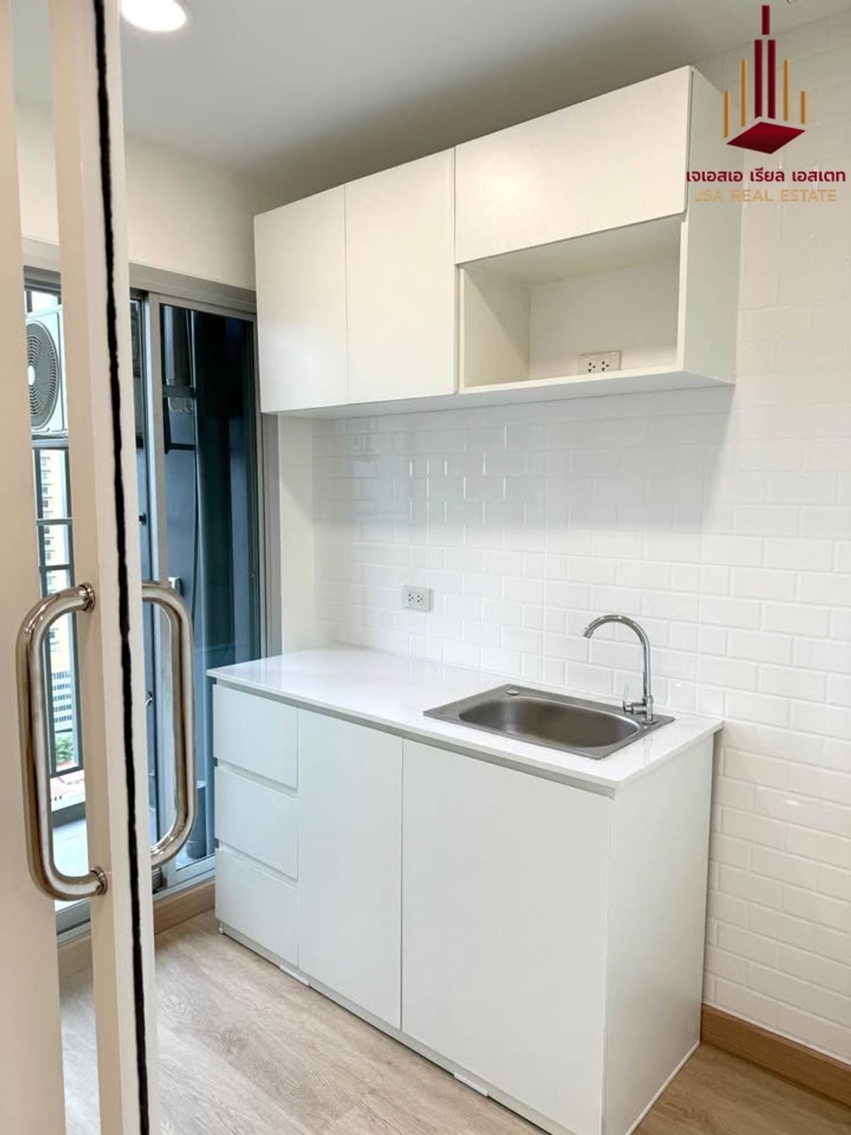 ขายคอนโดพัฒนาการ ศรีนครินทร์ : ✨ For Sale: The Leaf Phatthanakan Condo ✨💰 Only 1,840,000 THB