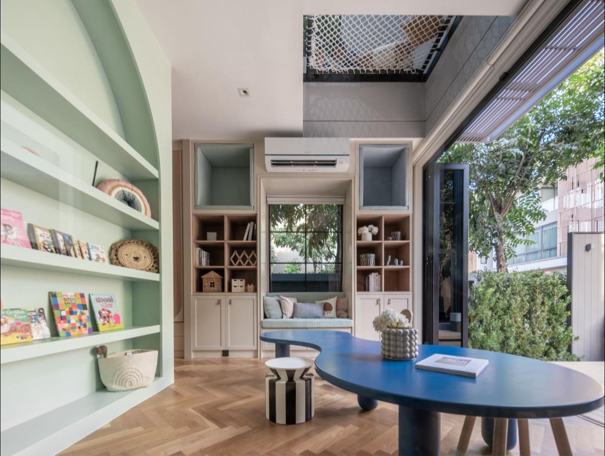 HouseBangna, Bearing, Lasalle : Super Luxury 3-Story Dethaed House for RENT & Amp; SALE Near Anglo, Wells, and Berkeley International School