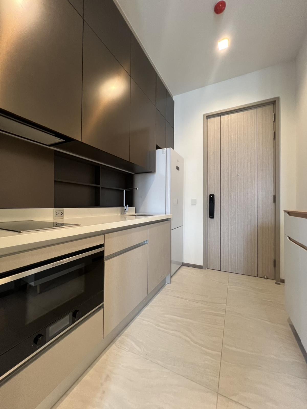 For RentCondoWitthayu, Chidlom, Langsuan, Ploenchit : Luxurious in the heart of the city! 3 bedrooms, 4 bathrooms at Athenee ResidenceOnly 140,000 Baht/month near BTS Phloen Chit, convenient for every lifestyle!