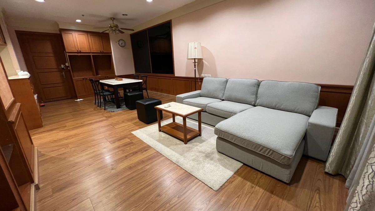 For SaleCondoRatchathewi,Phayathai : 03/04/2026, Outstanding condo in the heart of Ratchathewi!
2 bedrooms, 98 sqm, only 350 m to BTS. 0642748883