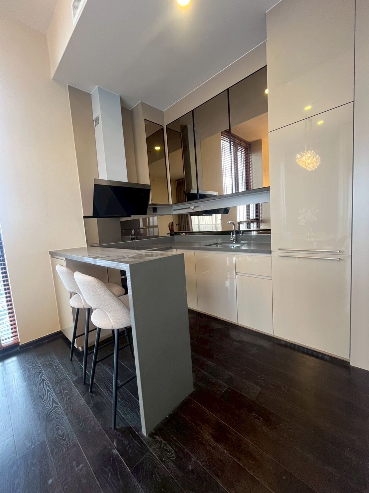 For RentCondoSukhumvit, Asoke, Thonglor : 🔥Ready to Move 🔥2 Bedrooms 📍Park Origin Thonglor