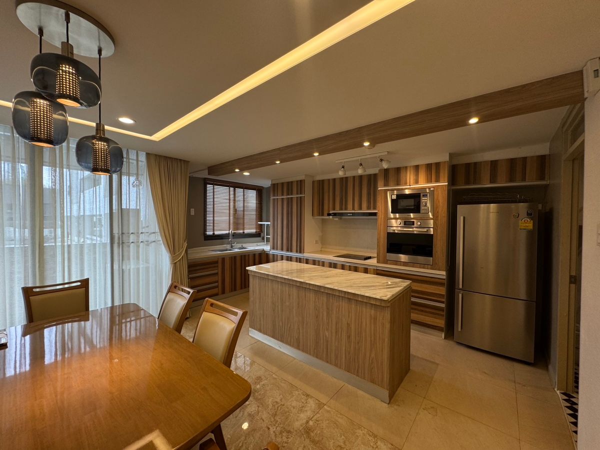 For RentCondoSukhumvit, Asoke, Thonglor : Availble 3 Bedroom for Rent at DS Tower 2