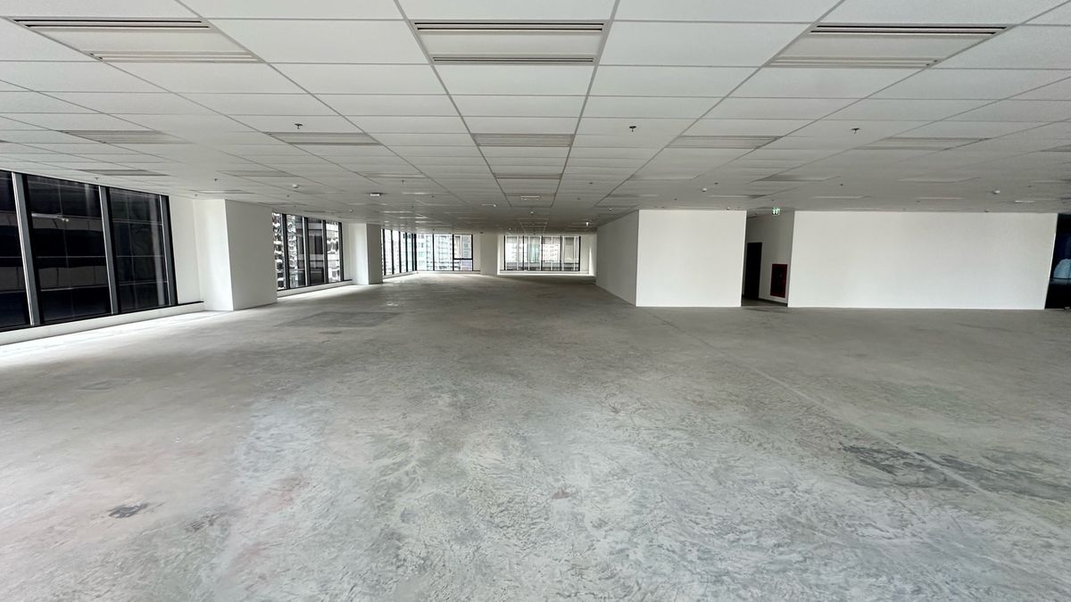 ให้เช่าสำนักงานสาทร นราธิวาส : ให้เช่าสำนักงาน 1270 ตร.ม. ย่านสาทร ใกล้ BTS และ MRT