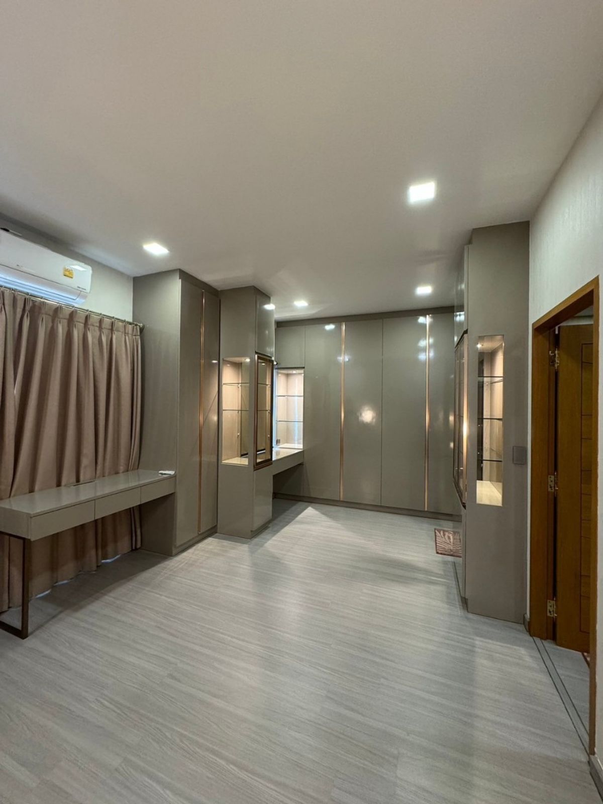 ขายทาวน์โฮมลาดกระบัง สุวรรณภูมิ : ขาย ทาวน์โฮม ใกล้ ถนน กรุงเทพกรีฑา พระราม9, Airport Link ลาดกระบัง ,สนามบินสุวรรณภูมิ