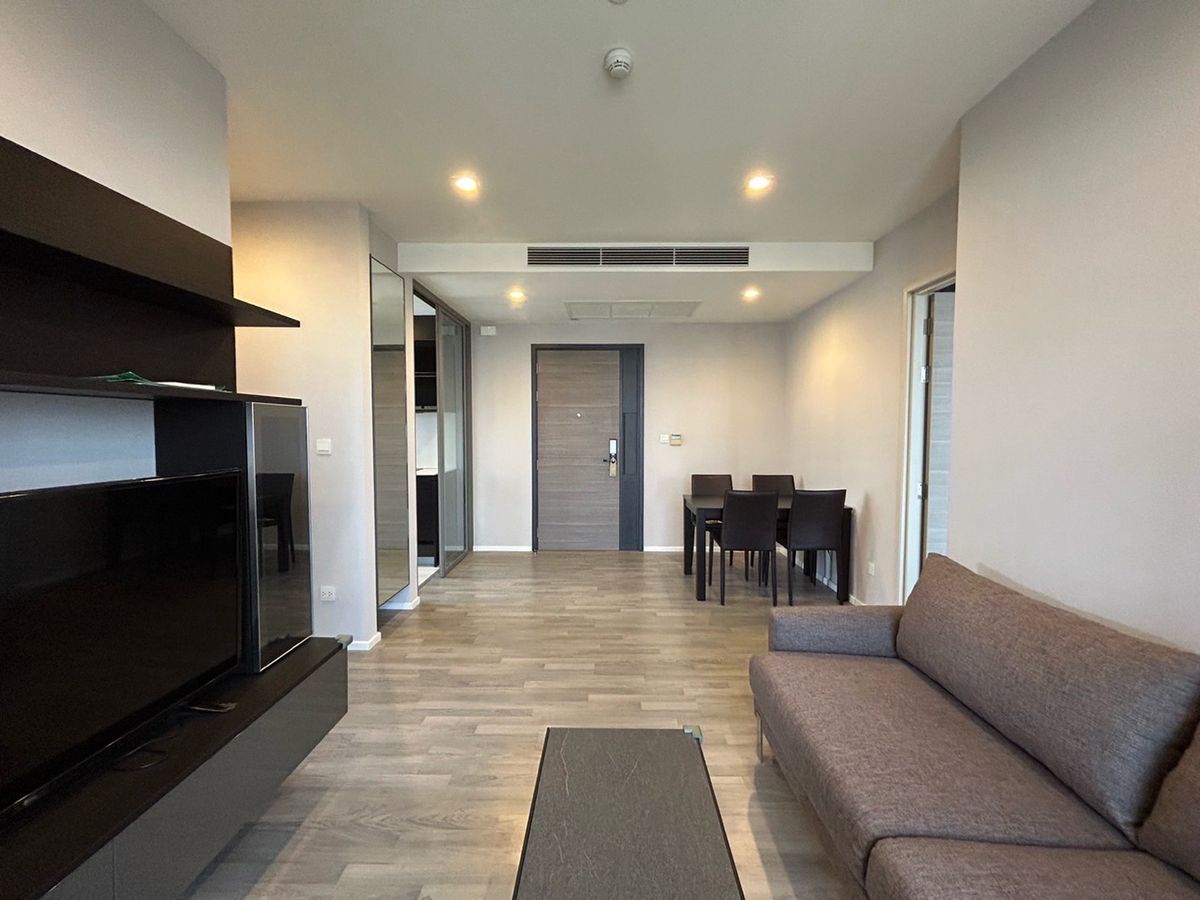 For RentCondoSathorn, Narathiwat : Urgent rental Condo