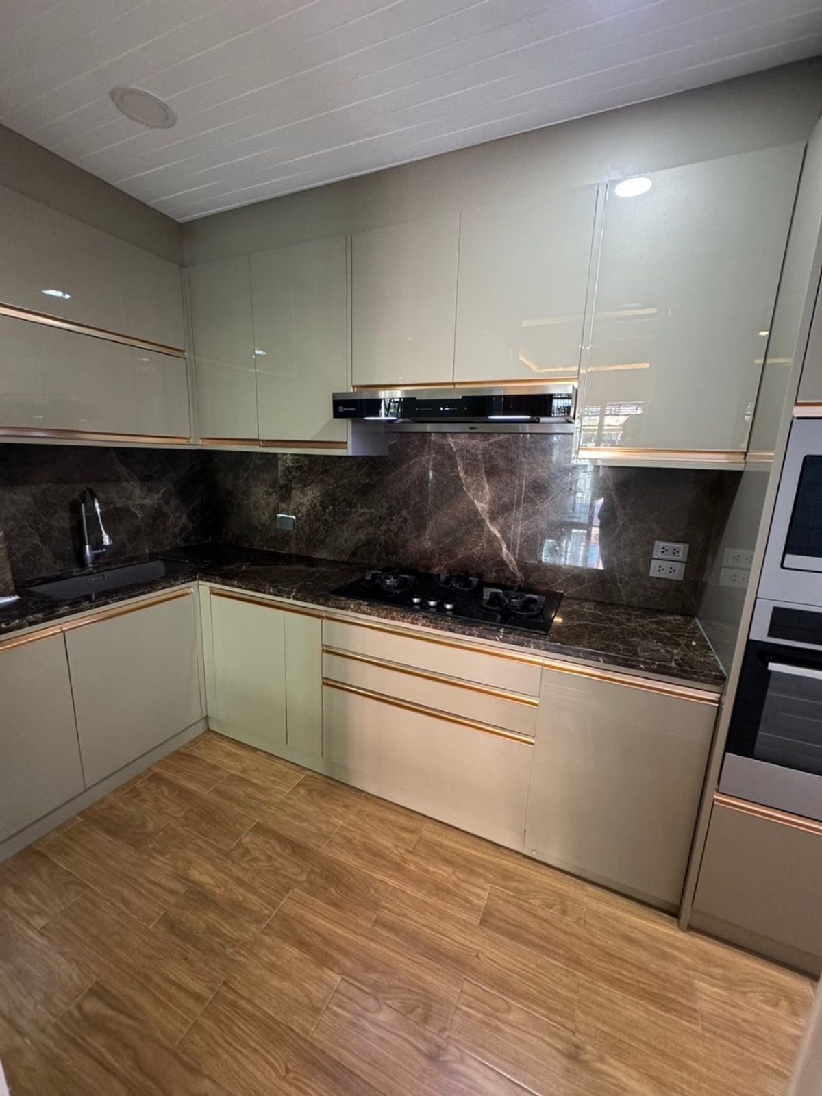 ขายทาวน์โฮมลาดกระบัง สุวรรณภูมิ : ขาย ทาวน์โฮม ใกล้ ถนน กรุงเทพกรีฑา พระราม9, Airport Link ลาดกระบัง ,สนามบินสุวรรณภูมิ