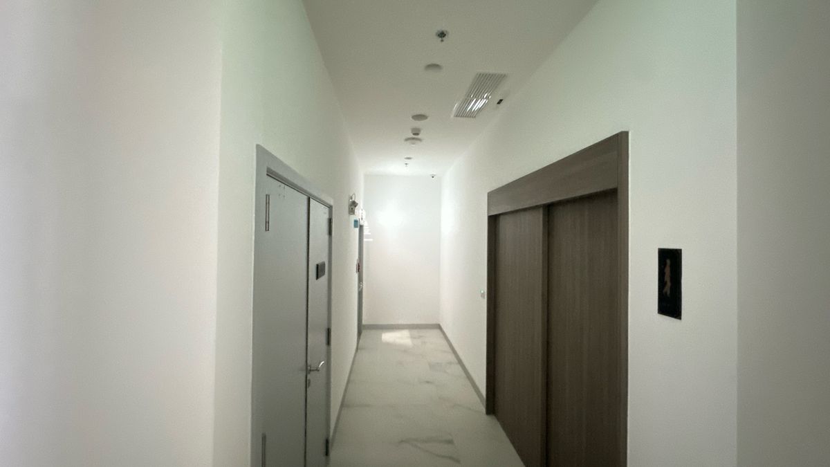 ให้เช่าสำนักงานสาทร นราธิวาส : ให้เช่าสำนักงาน 1270 ตร.ม. ย่านสาทร ใกล้ BTS และ MRT