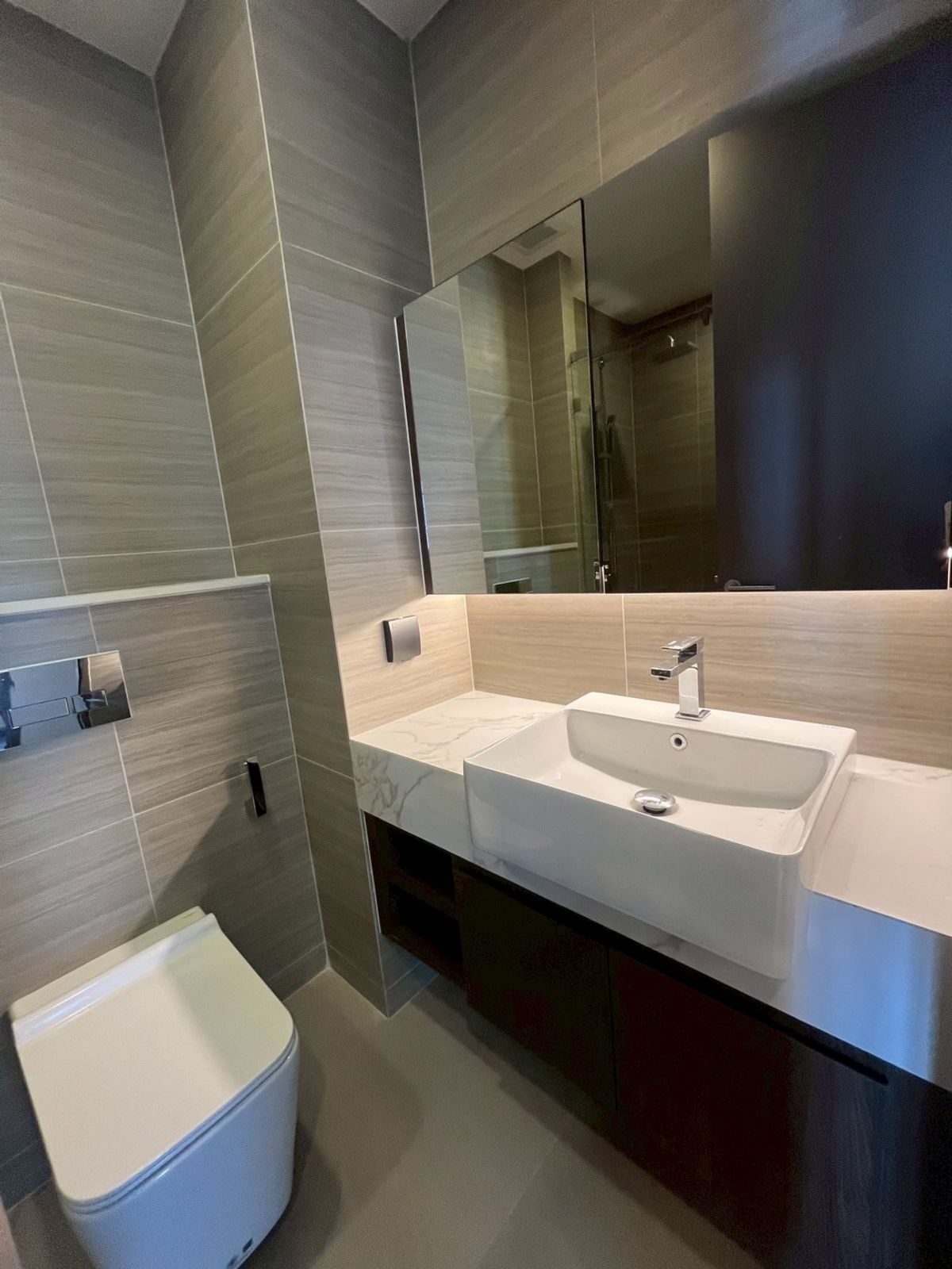 For RentCondoSukhumvit, Asoke, Thonglor : 🔥Ready to Move 🔥2 Bedrooms 📍Park Origin Thonglor