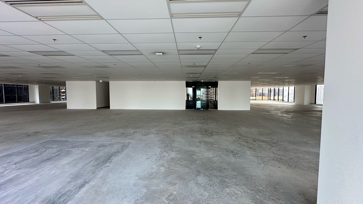 ให้เช่าสำนักงานสาทร นราธิวาส : ให้เช่าสำนักงาน 1270 ตร.ม. ย่านสาทร ใกล้ BTS และ MRT