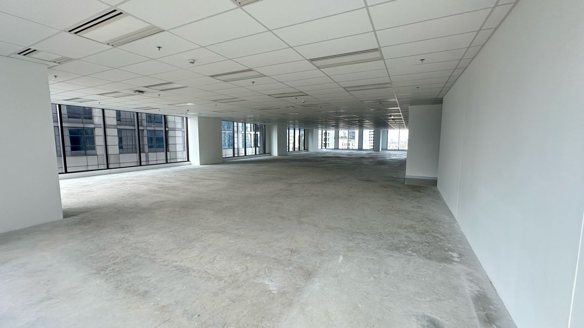 ให้เช่าสำนักงานสาทร นราธิวาส : ให้เช่าสำนักงาน 1270 ตร.ม. ย่านสาทร ใกล้ BTS และ MRT