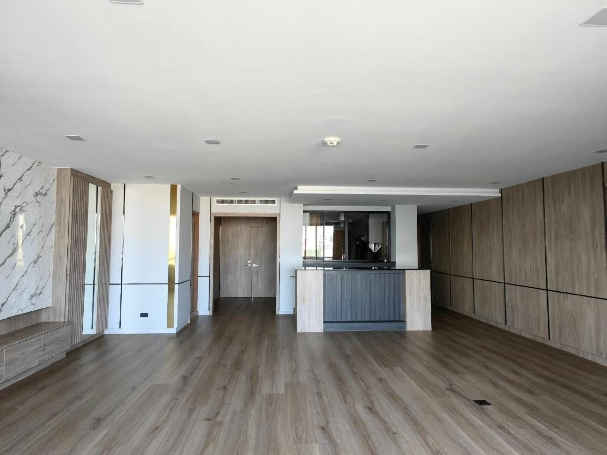 ขายคอนโดวิทยุ ชิดลม หลังสวน : Rare item!! คอนโดคุณภาพดี old money ใจกลางหลังสวน ทำเลซอยสมคิด ห้องสวย Newly renovated ทั้งห้อง วิวโล่งร่มรื่น✨Somkid Gardens✨3 ห้องนอน 3 ห้องน้ำ ขนาด 252 ตร.ม ใกล้ BTS / MRT ชิดลม (0.5 กม.) Tel.0982645161 