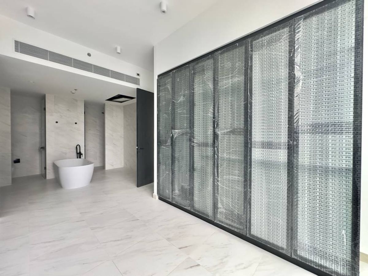 For SaleCondoSathorn, Narathiwat : 🔥Hot deal🔥 𝗧𝗮𝗶𝘁 𝗦𝗮𝘁𝗵𝗼𝗿𝗻 𝟭𝟮 - Last Unit 🦮🐈 | 3 🛌 3 🛁 239.11 SQ.M. Exclusive Deal 065-6956939 (Raisin)