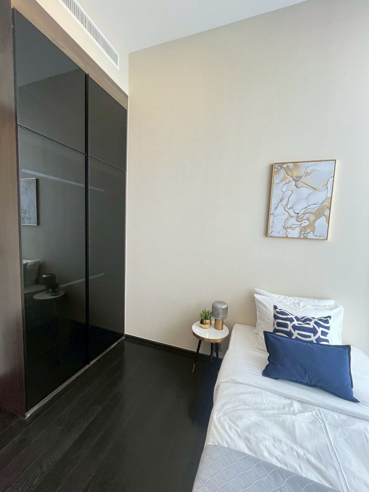 For RentCondoSukhumvit, Asoke, Thonglor : 🔥Ready to Move 🔥2 Bedrooms 📍Park Origin Thonglor