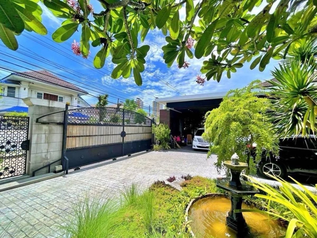 For SaleHouseChaengwatana, Muangthong : House for sale, Muang Thong Thani 354 meters. Project 5 Building by yourself 1,109 sqm. Chaeng Watthana