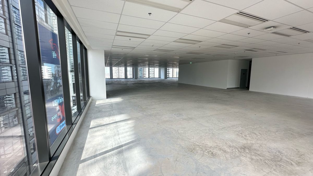 ให้เช่าสำนักงานสาทร นราธิวาส : ให้เช่าสำนักงาน 1270 ตร.ม. ย่านสาทร ใกล้ BTS และ MRT