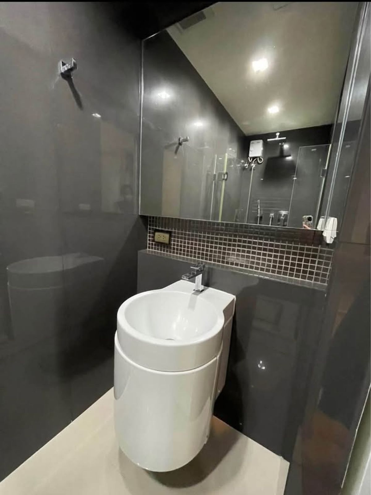 ให้เช่าคอนโดสะพานควาย จตุจักร : ริทึ่ม พหล-อารีย์ Rhythm Phahol-Aree