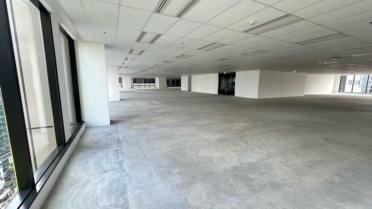 ให้เช่าสำนักงานสาทร นราธิวาส : ให้เช่าสำนักงาน 1270 ตร.ม. ย่านสาทร ใกล้ BTS และ MRT