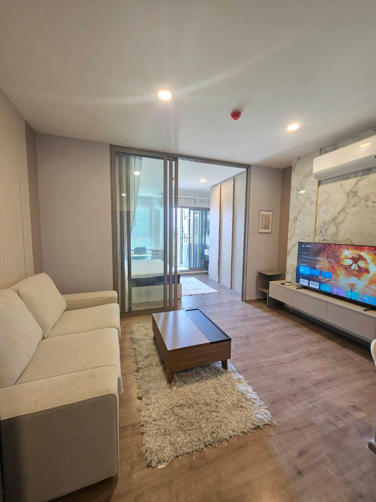 ให้เช่าคอนโดปิ่นเกล้า จรัญสนิทวงศ์ : ห้องสวย ว่างพร้อมอยู่ เดินทางสะดวก เพียง 2 นาที ถึง รพ.ศิริราช ใกล้ MRT บางขุนนนท์ 1.7 กม.