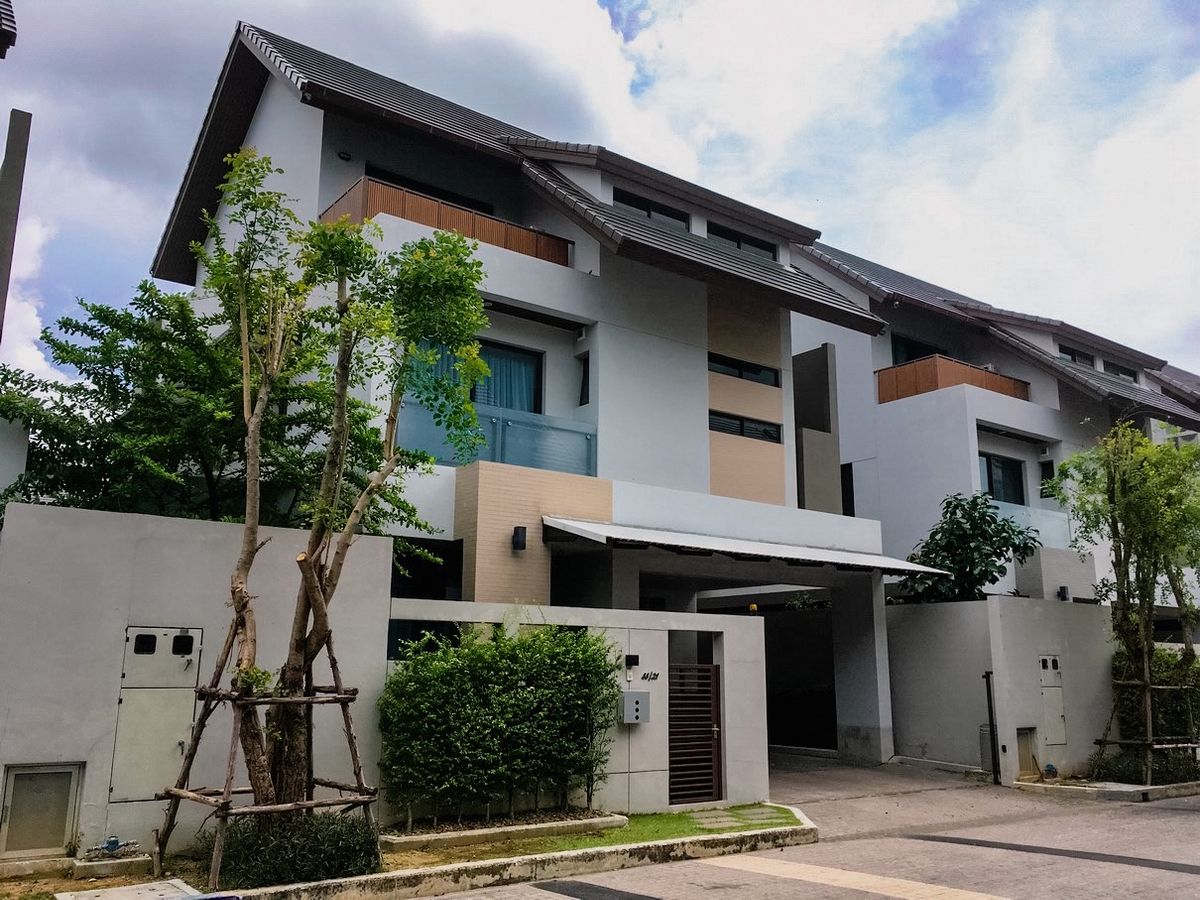 ขายบ้านเลียบทางด่วนรามอินทรา : ลงทุนก็ได้ อยู่เองก็ดี!! บ้านเดี่ยวหรู 3 ชั้น Private Nirvana Residence  พร้อมผู้เช่า (สัญญารับประกันค่าเช่า 95,000 บาท/เดือน ต่อเนื่อง 3 ปี)