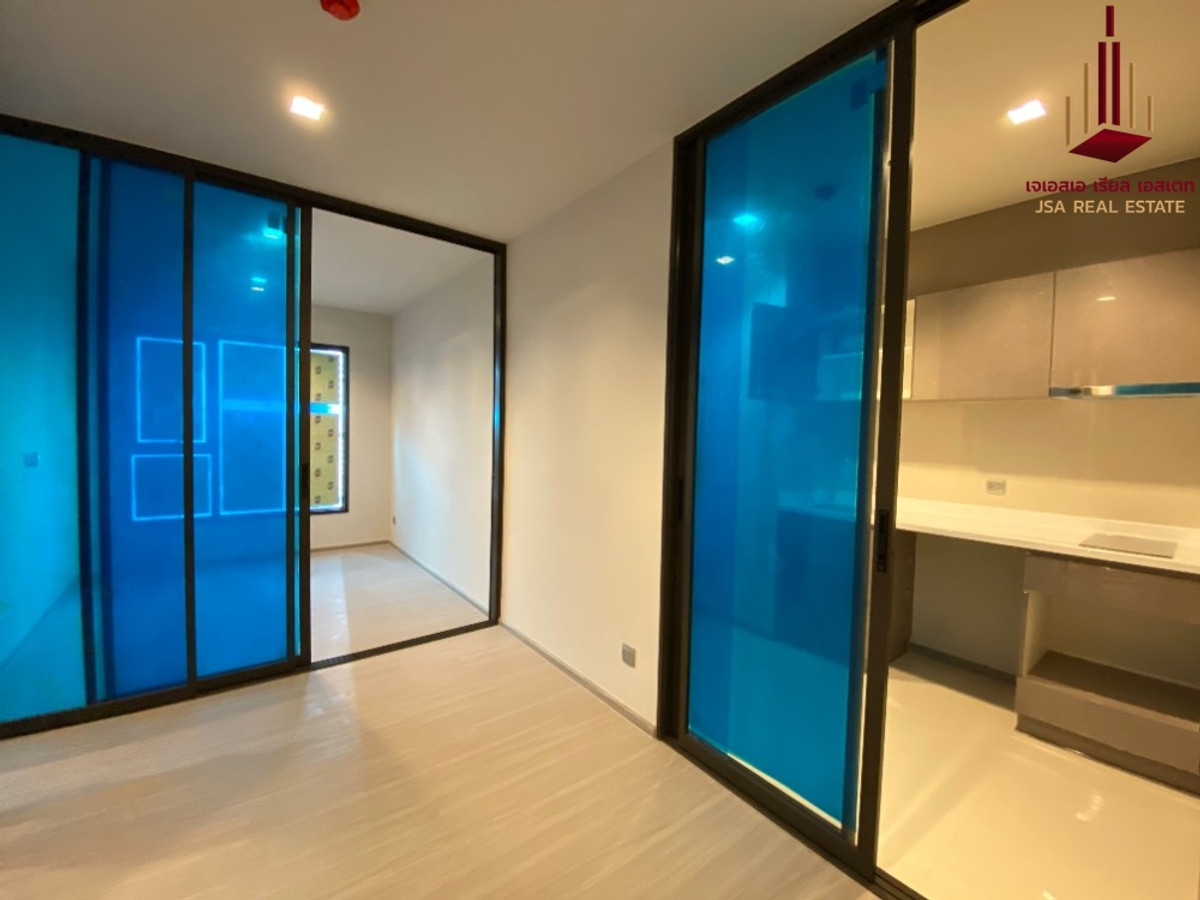 For SaleCondoRama9, Petchburi, RCA : ✨ For Sale: Life Asoke - Rama 9 Condo ✨ 💰 ONLY 3,400,000 THB