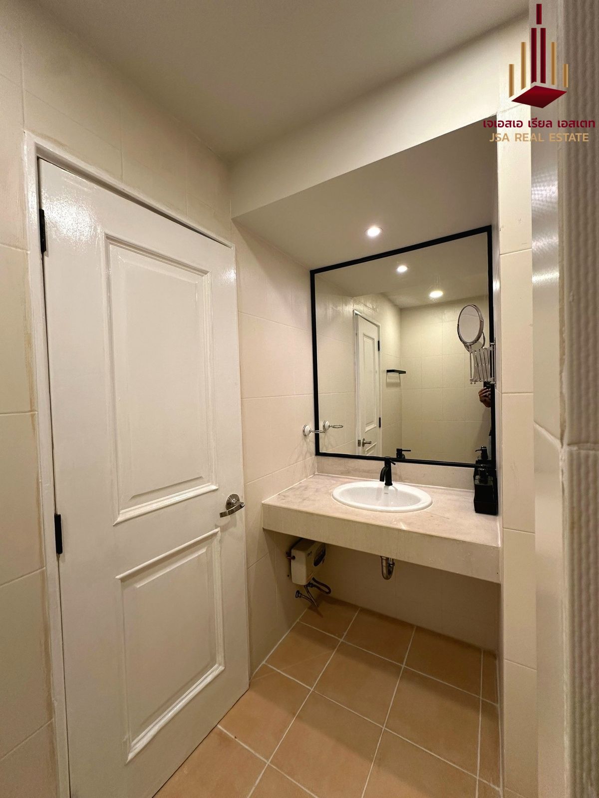 For SaleCondoRatchadapisek, Huaikwang, Suttisan : ✨ For Sale: City Living Ratchada Condo ✨ 💰 ONLY 2,500,000 THB