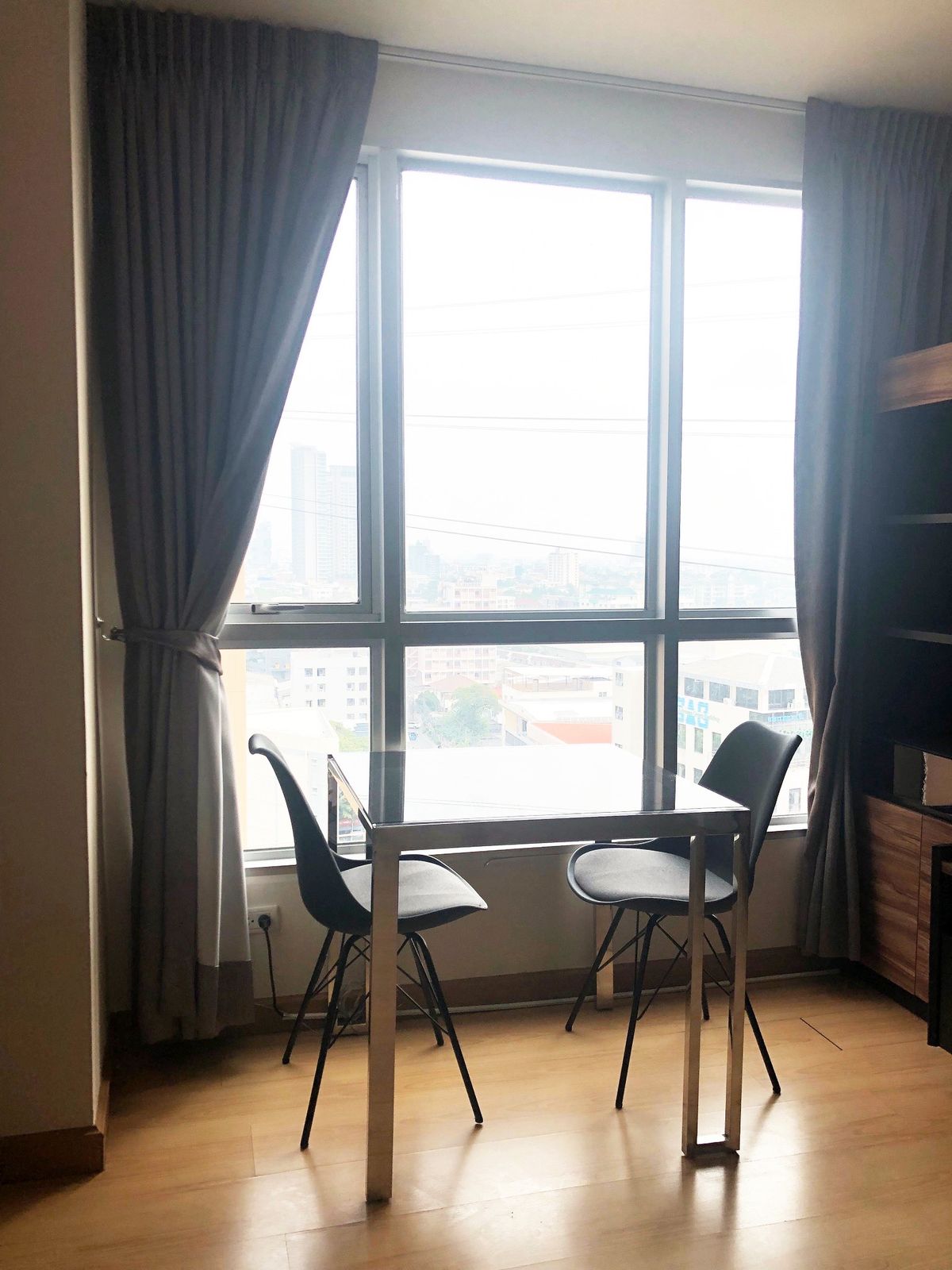 ขายคอนโดรัชดา ห้วยขวาง : นักลงทุนเชิญทางนี้ 📍Life@รัชดา-สุทธิสาร 43 ตร. มีอ่างอาบน้ำ ✨ ขายพร้อมผู้เช่า เพียง 4.1 ลบ. ✨ ติด MRT หน้าโครงการ 0 เมตร ( สนใจติดต่อ 081-152-6154 ญา ) 1 ห้องนอนกั้นสัดส่วน ครัวปิด ปล่อยเช่าดีมาก ไม่เคยว่าง